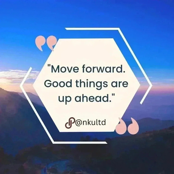 ๐๏ธVintage Style Emerald Colored Crystal Ring ๐ 18K Gold Plated Adjustable ๐ - Picture 12 of 17